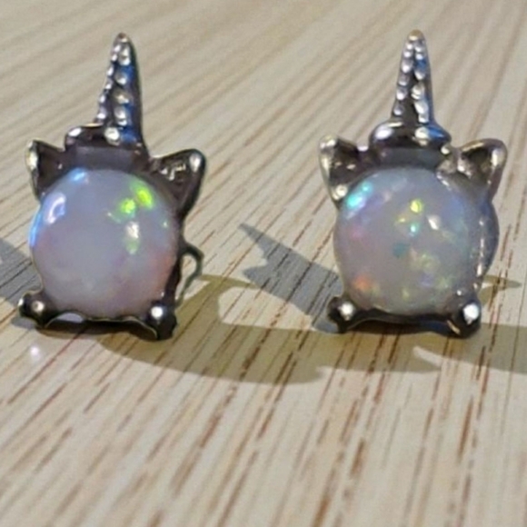 Other - 🔴5/$25🔴 Silver Unicorn Opal Earrings